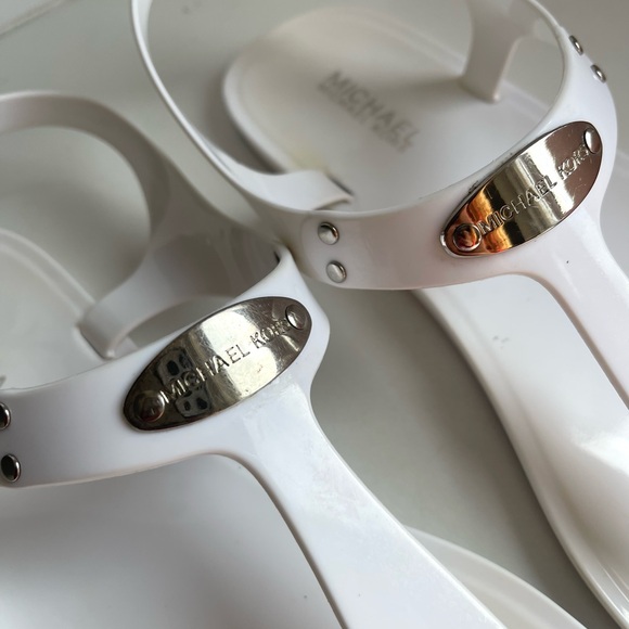 MICHAEL Michael Kors Plate Jelly Thong Sandals as 10 - Picture 3 of 4